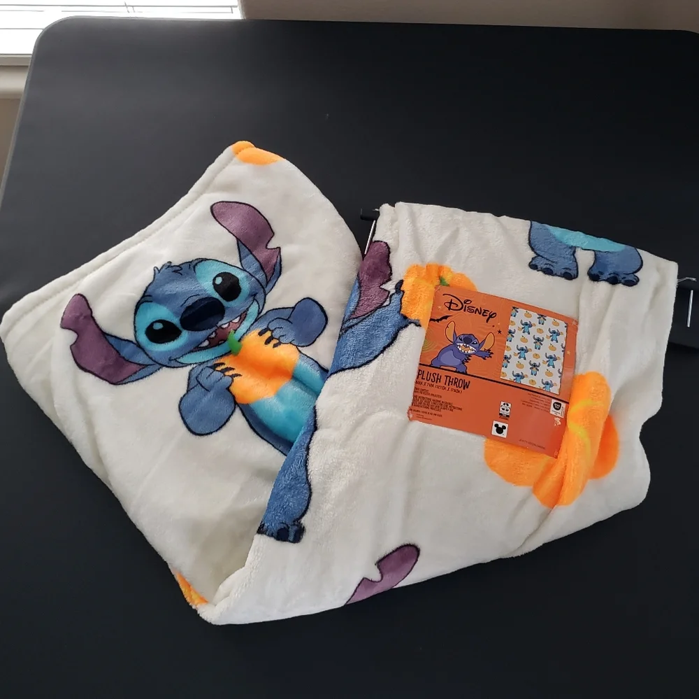 Disney Stitch Pumpkin Halloween Plush Throw Blanket 50x70 NWT
